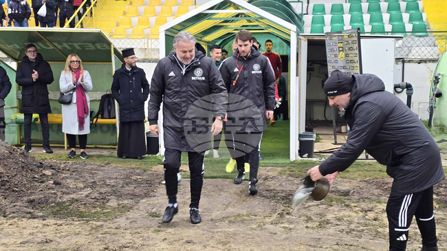 Ясен Петров дебютира с победа начело на Добруджа