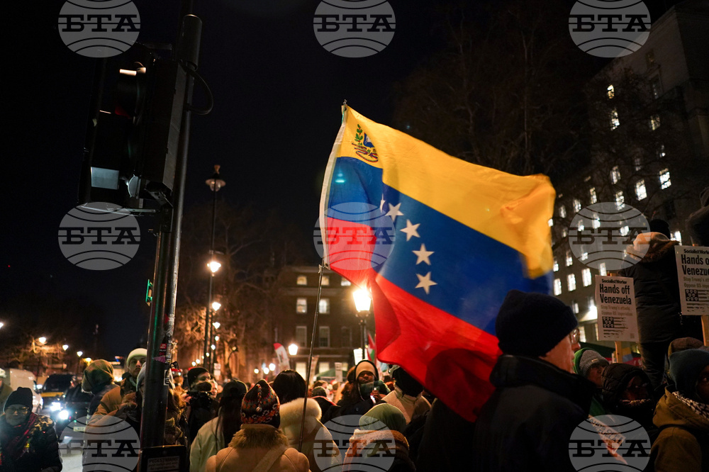 Протест в Лондон с призив за освобождаването на Мадуро се проведе пред канцеларията на британския премиер