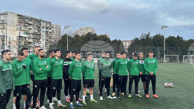 Четирима напускат третодивизионния Нефтохимик (Бургас) на старта на зимната подготовка, нападател от Несебър е първото подкрепление