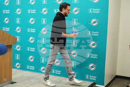 Dolphins Wrapup Football
