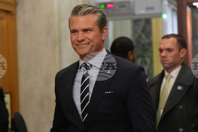 Американската блокада на венецуелските петролни танкери остава в пълна сила "навсякъде по света", каза министърът на отбраната на САЩ