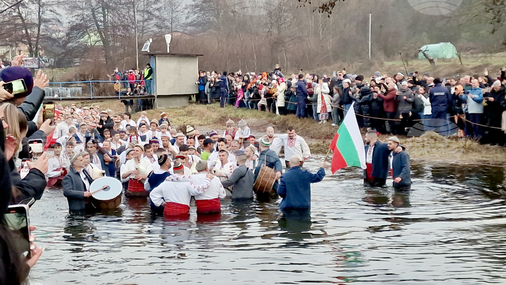 Калофер - Богоявление - мъжко хоро