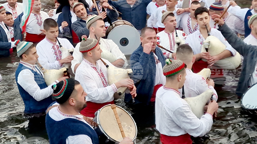 Калофер - Богоявление - мъжко хоро