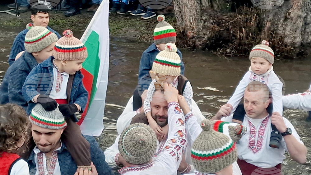 Калофер - Богоявление - мъжко хоро