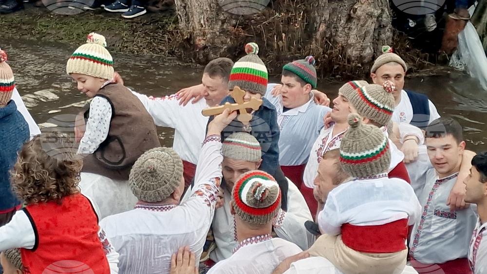 Калофер - Богоявление - мъжко хоро