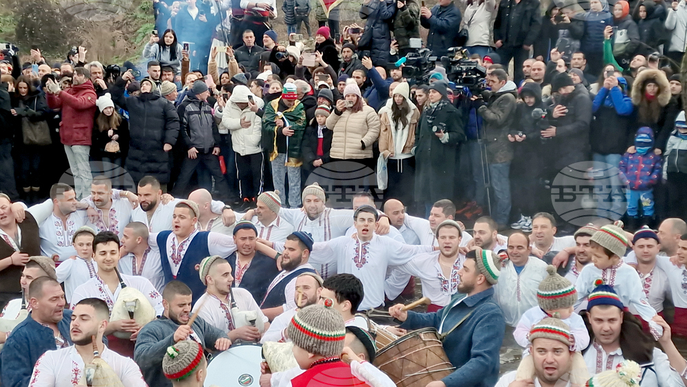 Калофер - Богоявление - мъжко хоро