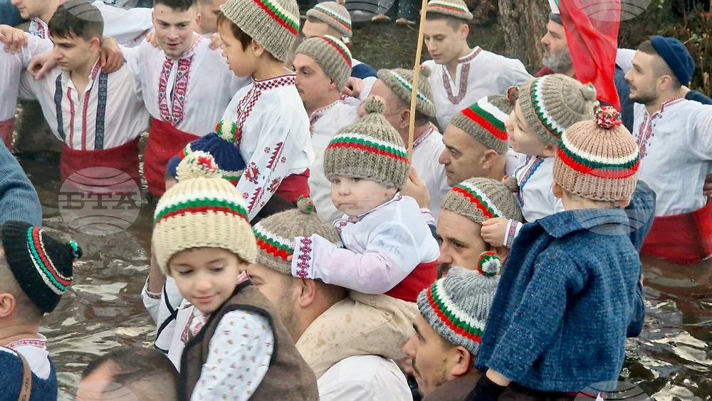 Калофер - Богоявление - мъжко хоро