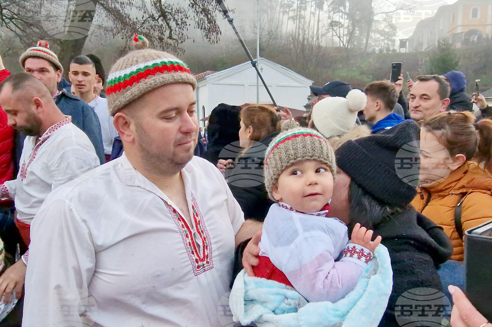 Калофер - Богоявление - мъжко хоро