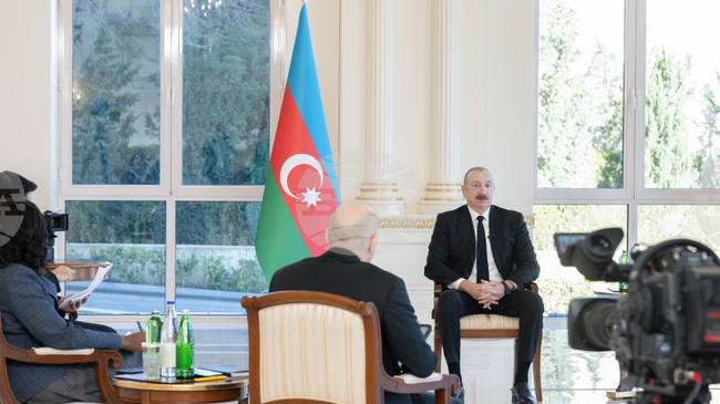 АЗЕРТАДЖ: Азербайджанците имат задължението да съхранят езика си, заяви азербайджанският президент