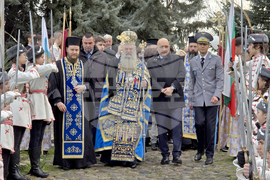 Кърджали - митрополит Николай - воински знамена - освещаване