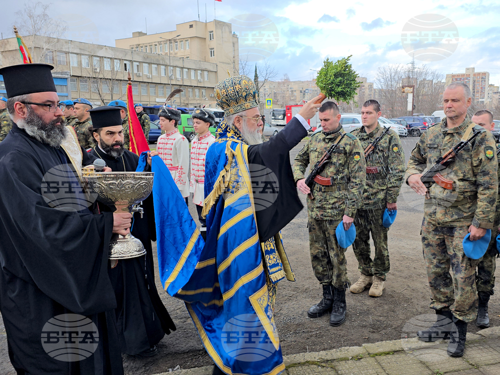 Кърджали - митрополит Николай - воински знамена - освещаване
