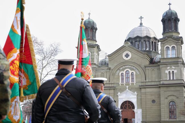 Бургас - освещаване на бойни знамена