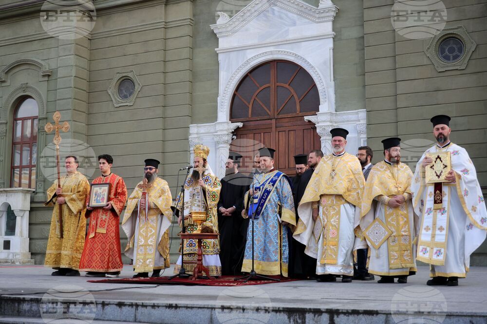 Бургас - освещаване на бойни знамена