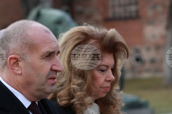 Възнамерявам най-скоро да връча мандата на първата по численост парламентарна група, каза президентът Румен Радев