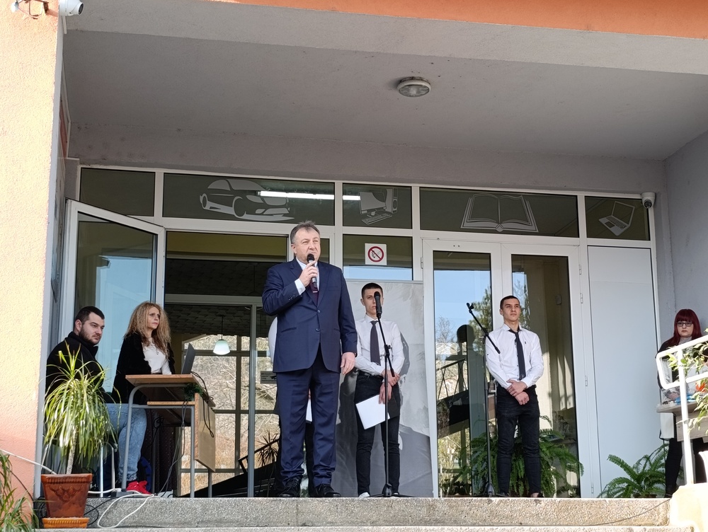 Кметът проф. Христо Христов: Името на Христо Ботев е чест и отговорност