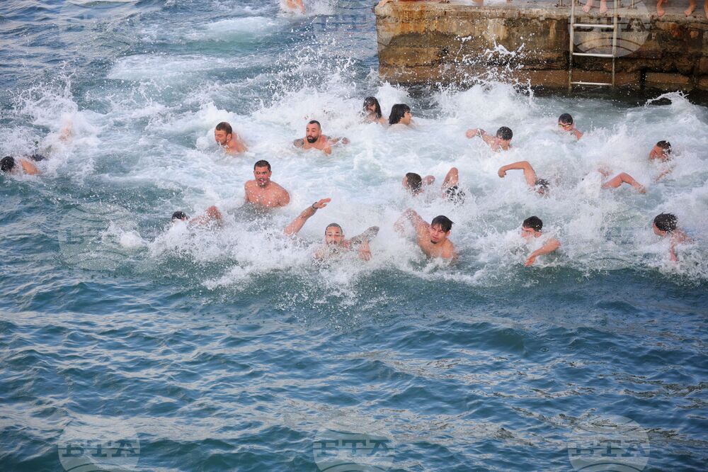 Бургас - Богоявление - спасяване на Светия кръст
