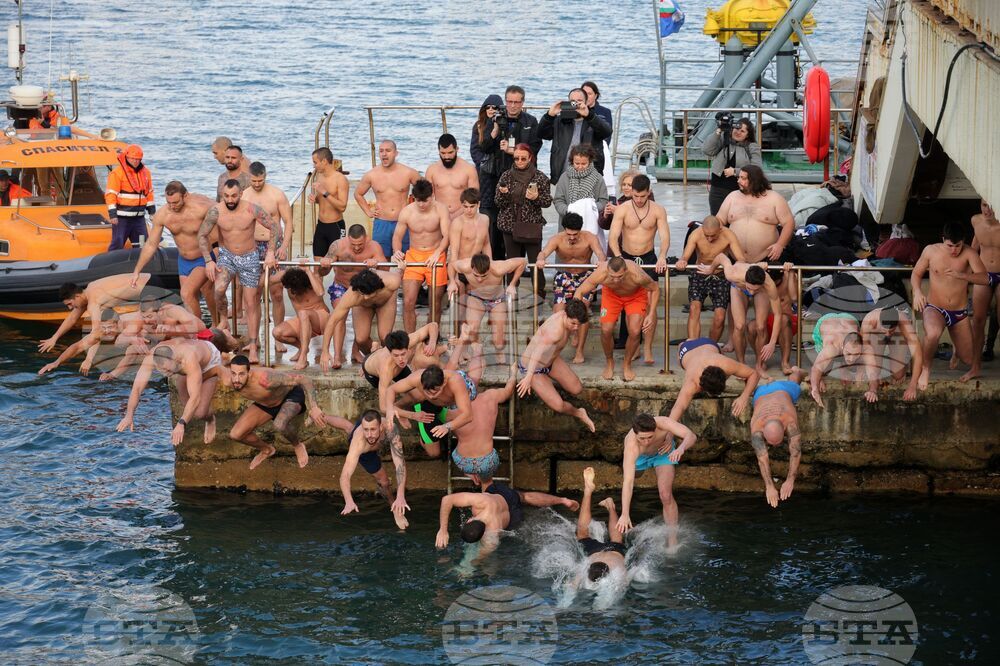 Бургас - Богоявление - спасяване на Светия кръст