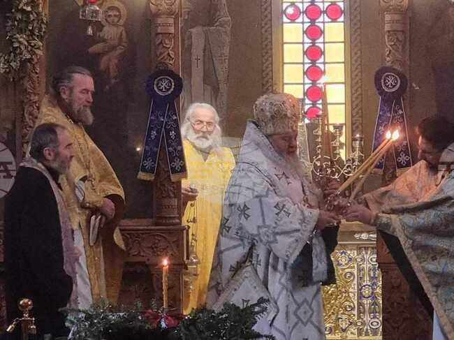 До Божията милост се стига с любов, каза Великотърновският митрополит Григорий