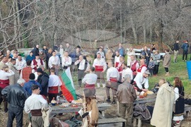 Стара Загора - ритуал водици - хвърляне на кръст в Мъглиж