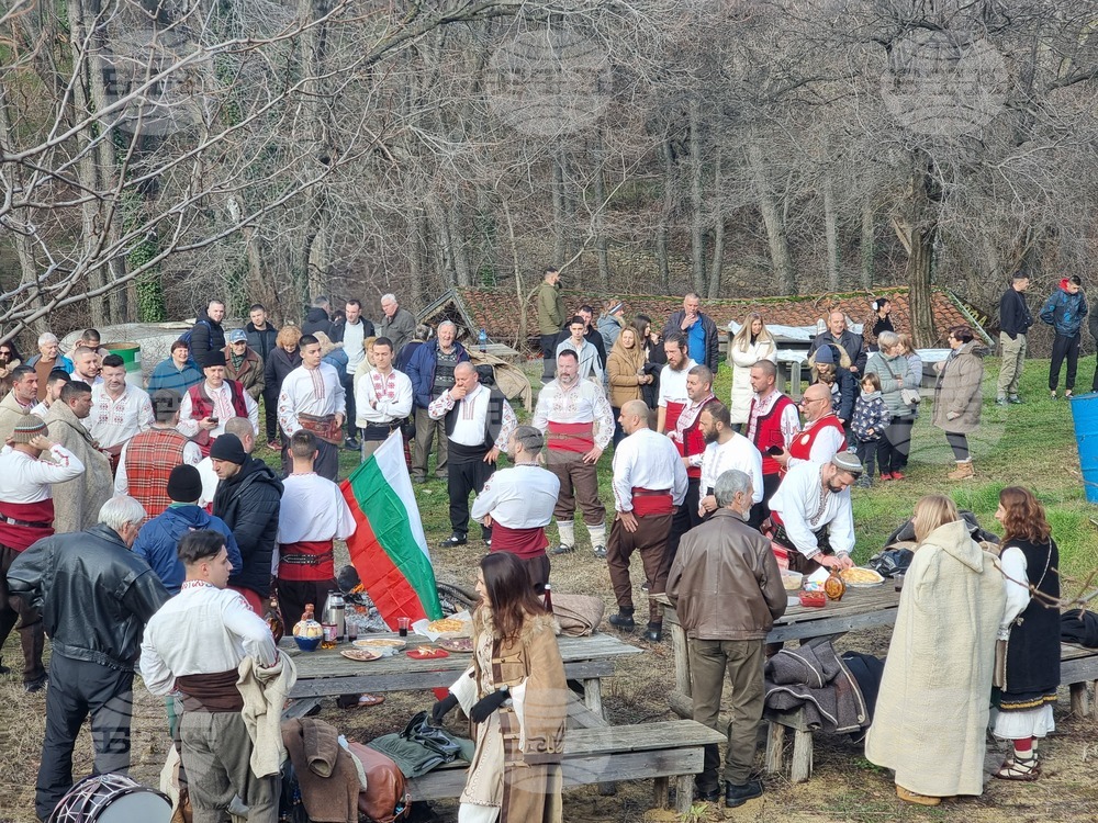 Стара Загора - ритуал водици - хвърляне на кръст в Мъглиж