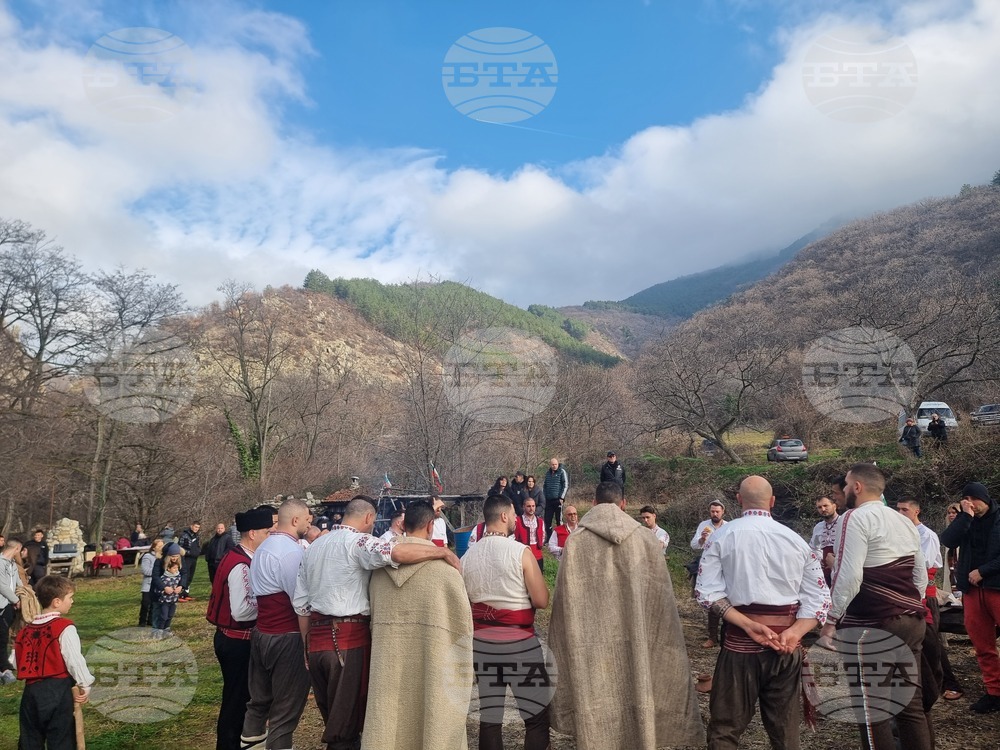 Стара Загора - ритуал водици - хвърляне на кръст в Мъглиж