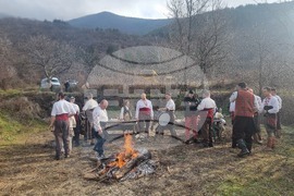 Стара Загора - ритуал водици - хвърляне на кръст в Мъглиж