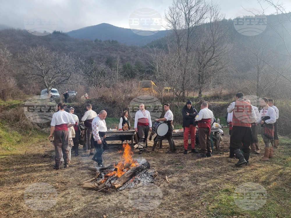 Стара Загора - ритуал водици - хвърляне на кръст в Мъглиж