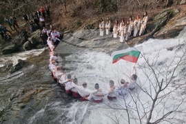 Стара Загора - ритуал водици - хвърляне на кръст в Мъглиж