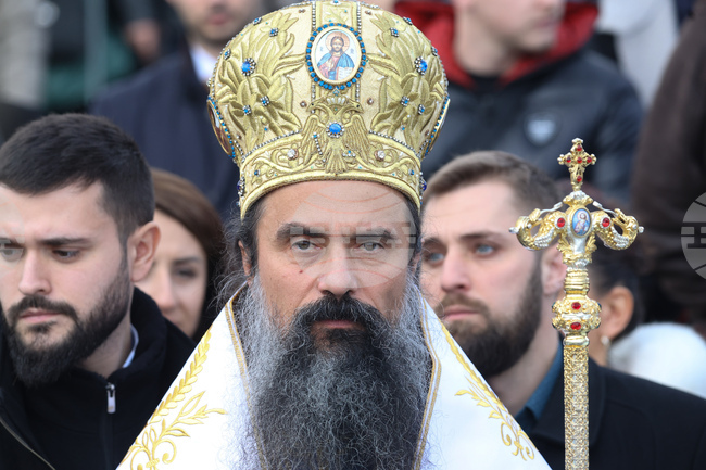Богоявление е един от най-великите християнски празници и ден, който носи дълбок духовен смисъл за вярващите, каза патриарх Даниил