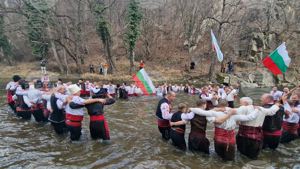 Село Велчево - Богоявление - мъжко хоро