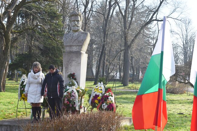 Община Разград: Разград отбеляза 178 години от рождението на Христо Ботев