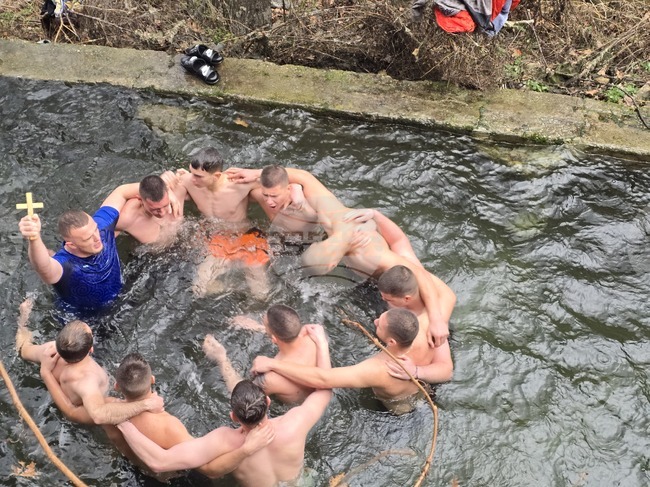 Богоявленски кръст беше хвърлен на четири места в Петрич