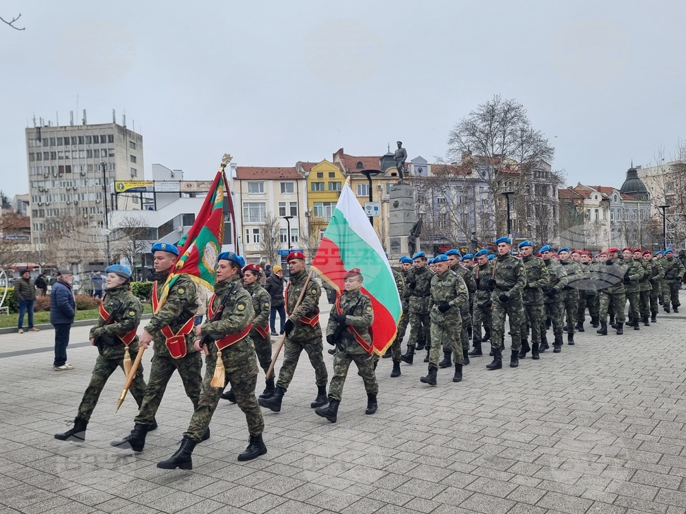В Плевен се състоя Богоявленски водосвет на бойните знамена