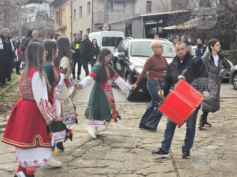 Петрич - ритуал по хвърляне на Богоявленския кръст
