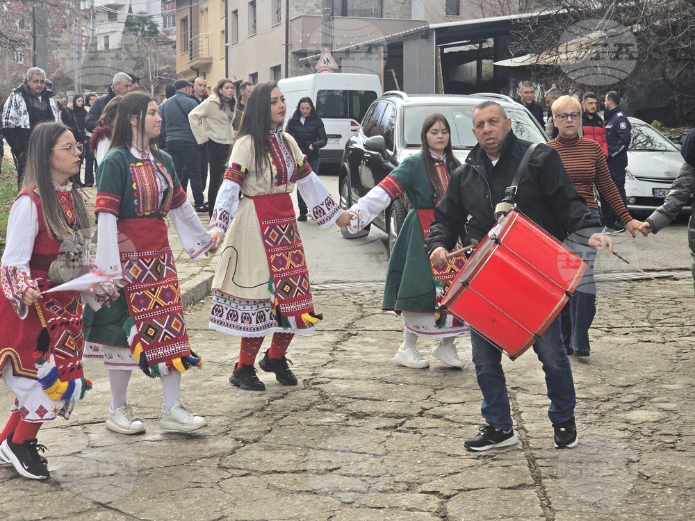 Петрич - ритуал по хвърляне на Богоявленския кръст