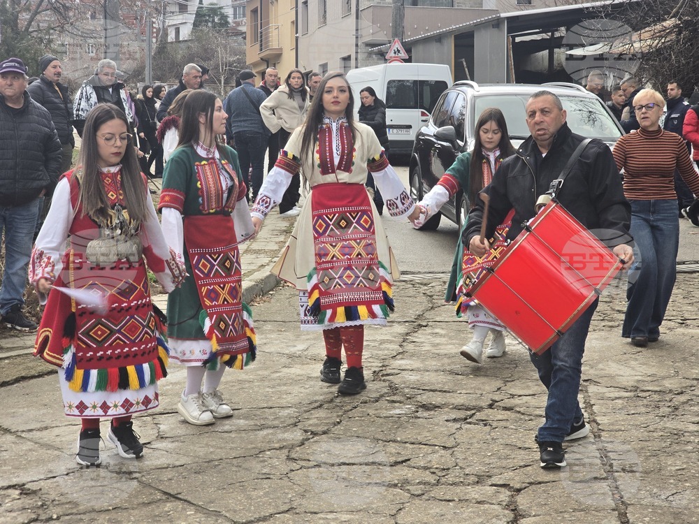 Петрич - ритуал по хвърляне на Богоявленския кръст