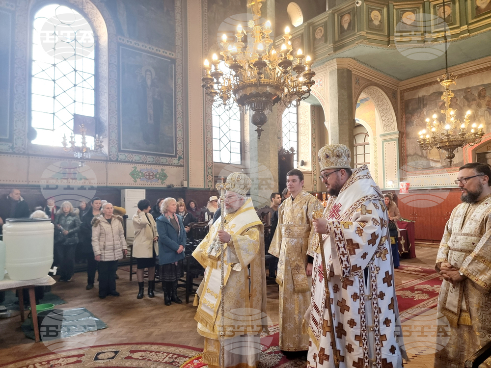 Стара Загора - утреня и Св. Златоустова литургия