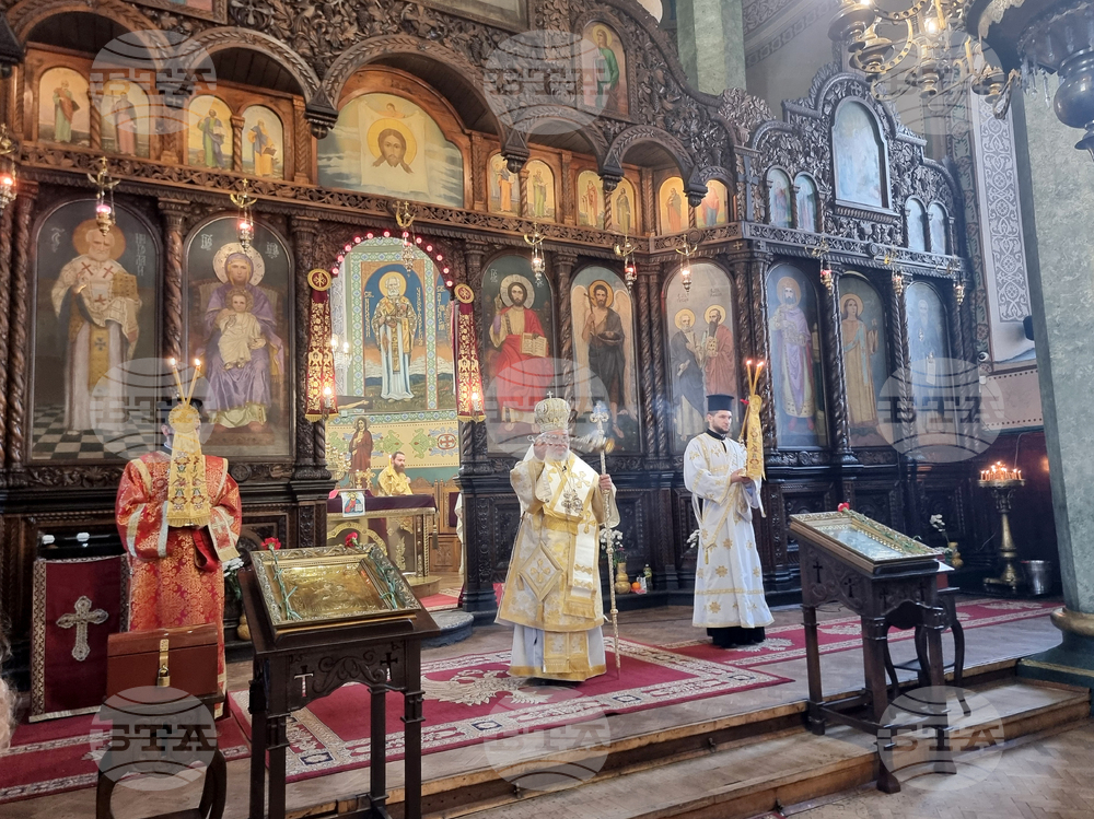 Стара Загора - утреня и Св. Златоустова литургия