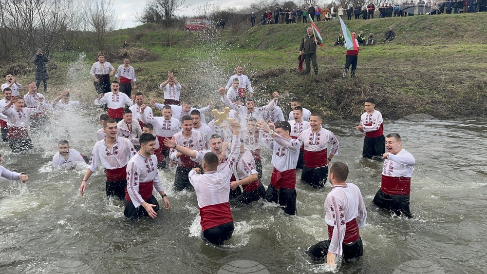 Богоявленски ритуали се състояха във всички общини по поречието на Марица в област Хасково
