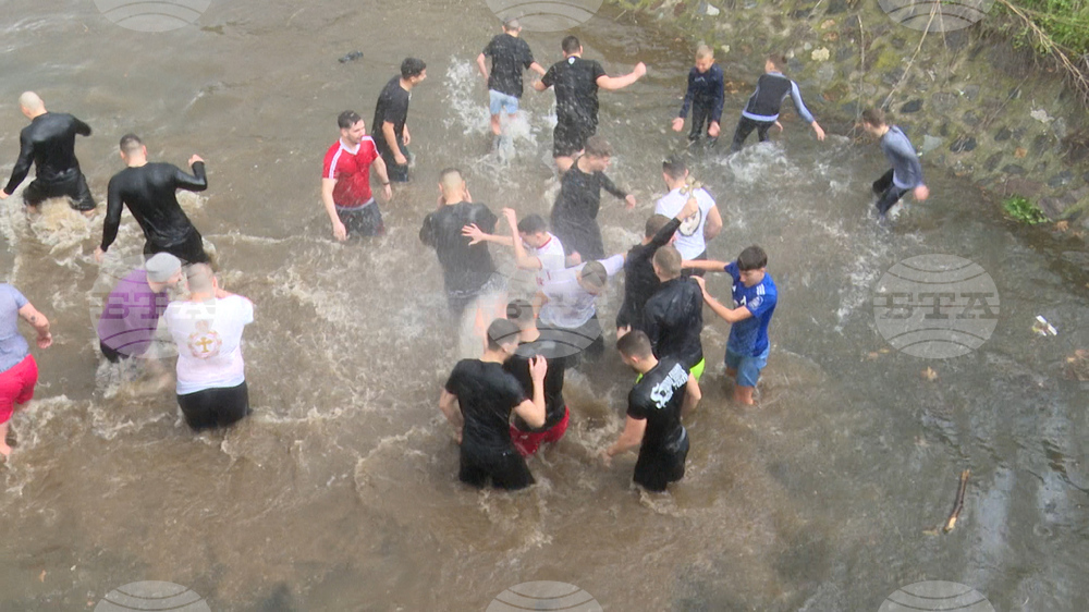 Петрич - ритуал по хвърляне на Богоявленския кръст