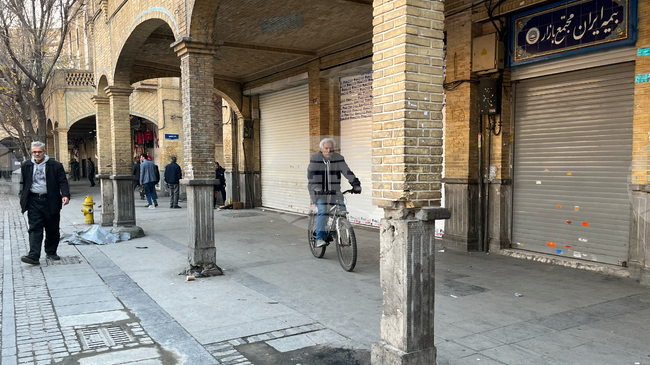 Иранският президент призовава силите на реда да не предприемат мерки срещу протестиращите