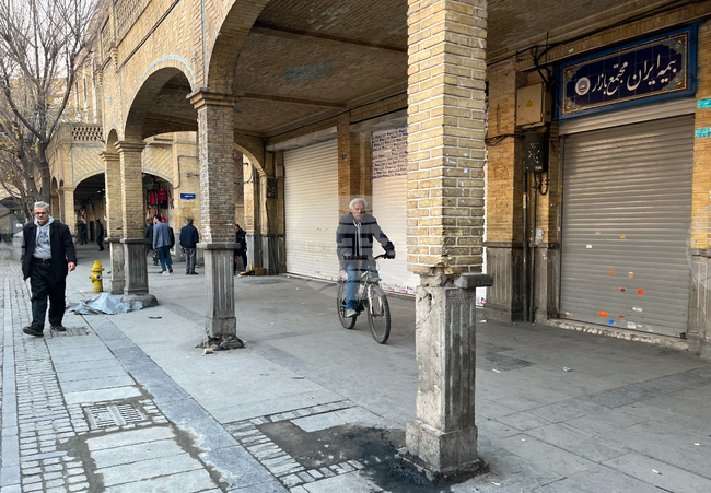 Иранският президент призовава силите на реда да не предприемат мерки срещу протестиращите