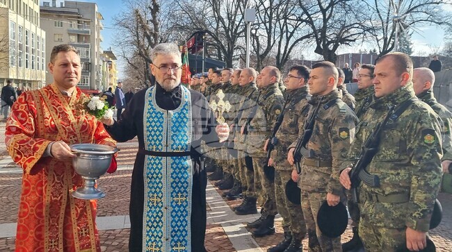 Шумен - освещаване на знамена на Българската армия