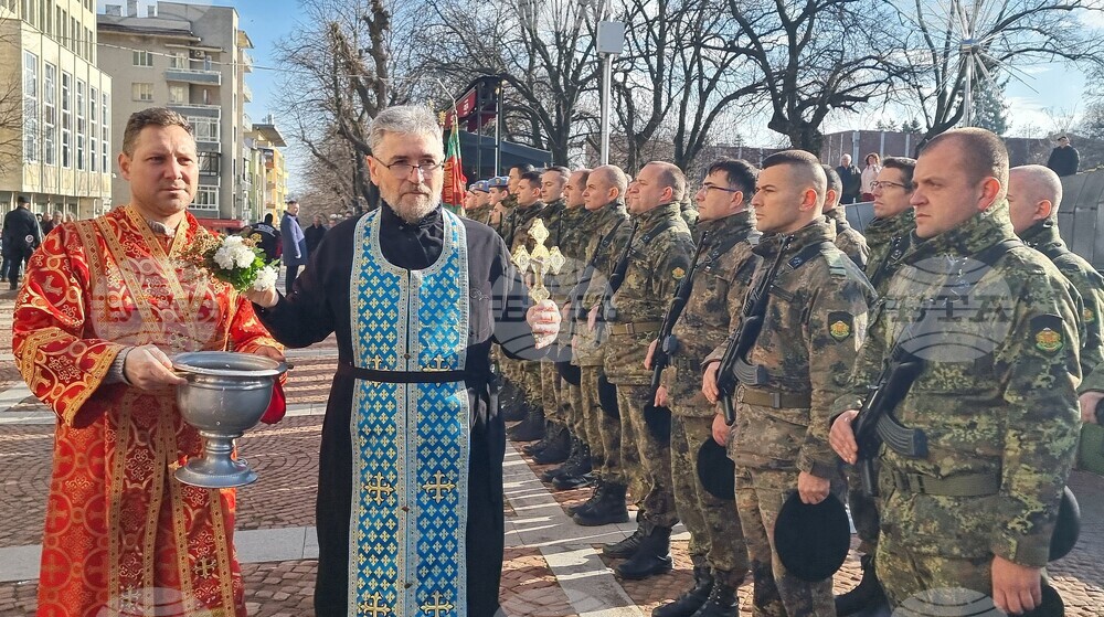 Шумен - освещаване на знамена на Българската армия