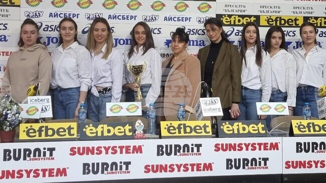 Световните шампионки по естетическа групова гимнастика получиха награда за постигнатия успех на първенството на планетата в Самоков