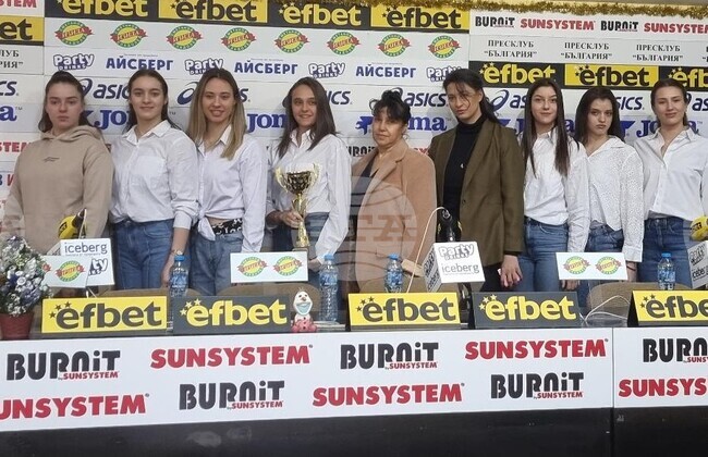 Световните шампионки по естетическа групова гимнастика получиха награда за постигнатия успех на първенството на планетата в Самоков