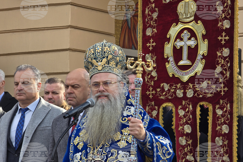 Пловдив - Велик Богоявленски водосвет - изваждане на кръст
