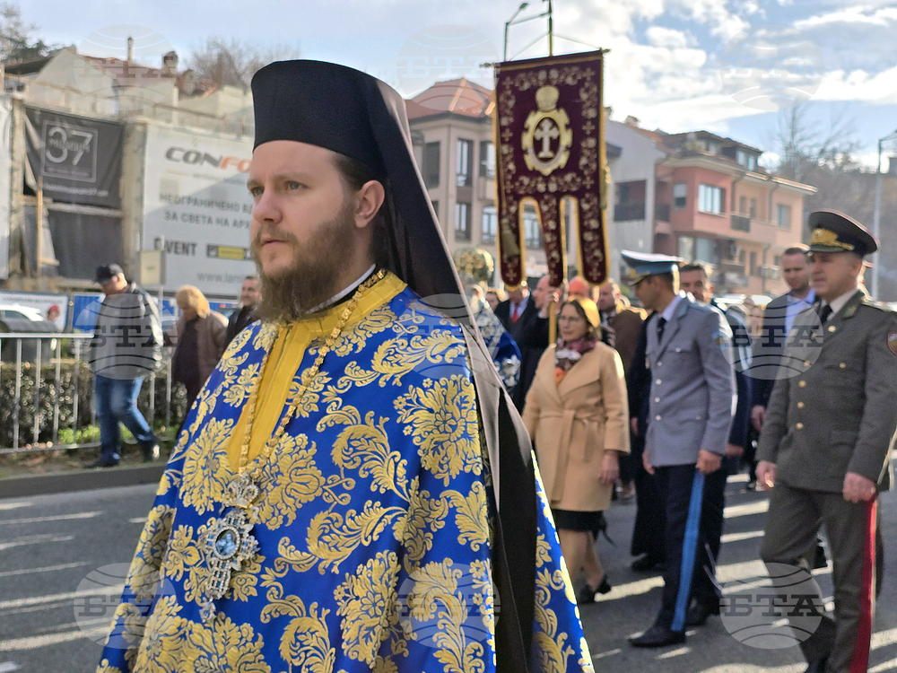 Пловдив - Велик Богоявленски водосвет - изваждане на кръст