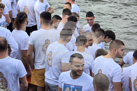 Пловдив - Велик Богоявленски водосвет - изваждане на кръст