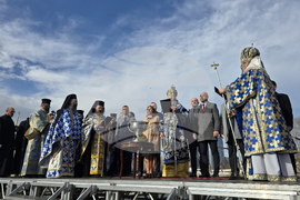 Пловдив - Велик Богоявленски водосвет - изваждане на кръст